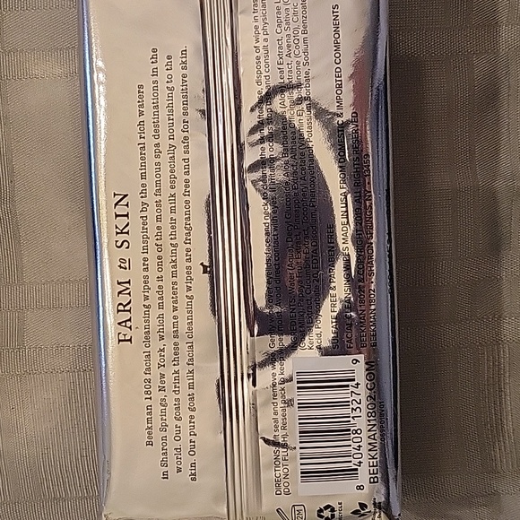 COPY - Beekman 1802 facial cleansing wipes - Picture 4 of 4